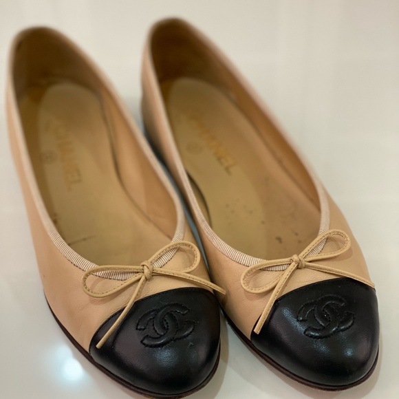 CHANEL Shoes - Chanel ballet flats, size 38!